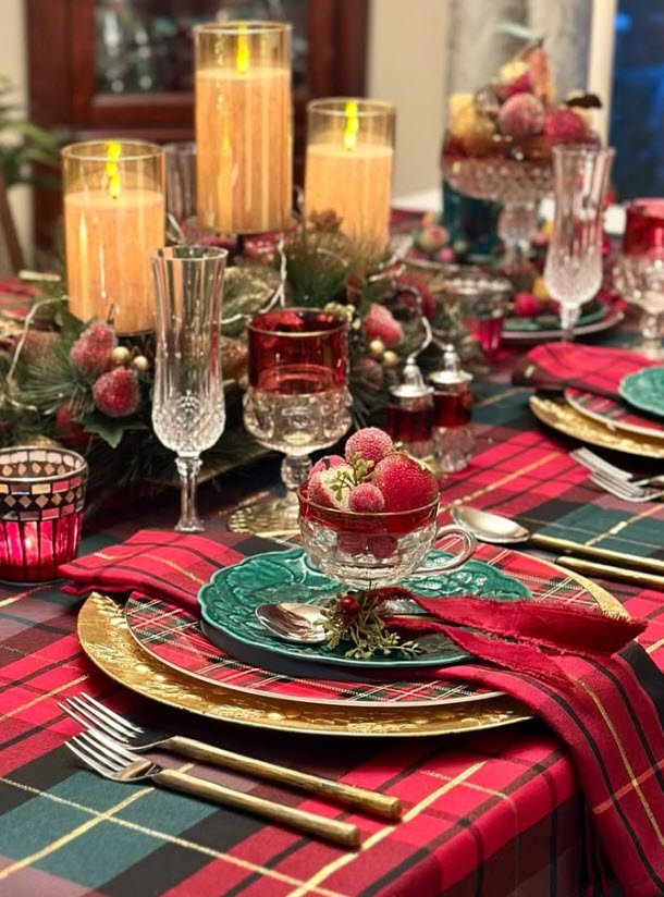 Christmas Table - Holiday Decor