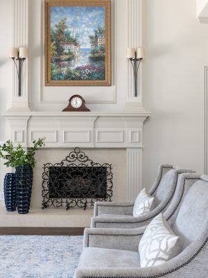 Traditional Dallas living room design with neutral palette and custom furnishings by Twilly & Fig.