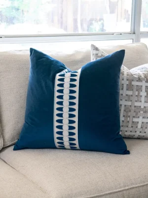 King Williams Traditional Home | Twilly &Amp; Fig Pillows